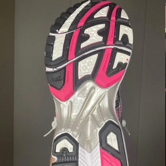 Pink asics gel-kayano 14